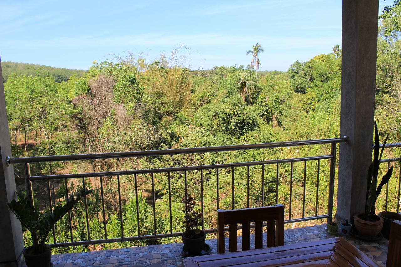 Nananuira Apartment&Room Khao Lak Bagian luar foto