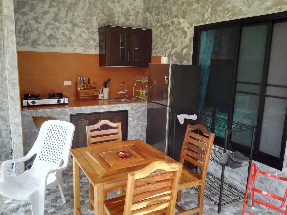 Nananuira Apartment&Room Khao Lak Bagian luar foto
